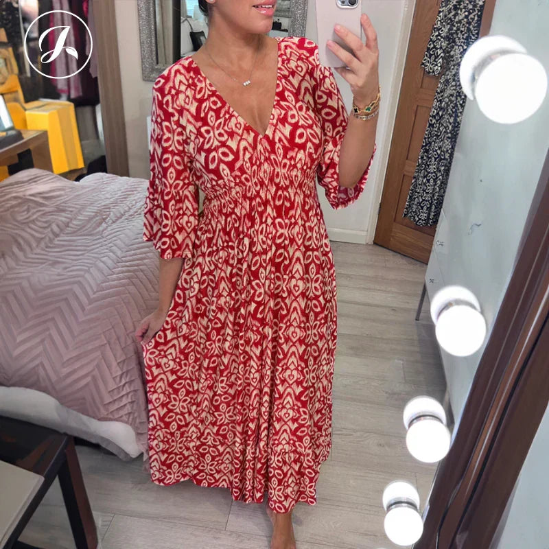 Kleid im Bohemian-Stil mit V-Ausschnitt