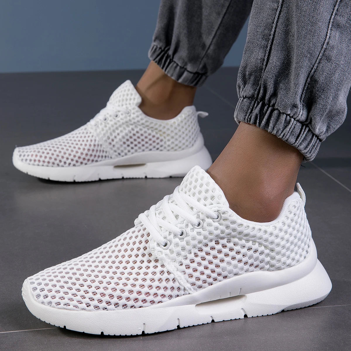 NOVA MESH SNEAKER