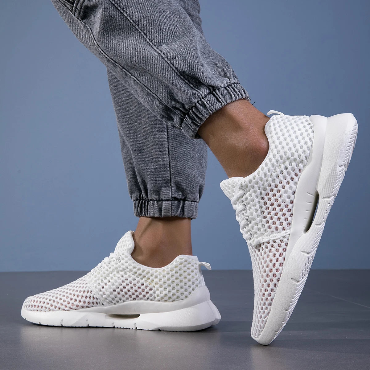 NOVA MESH SNEAKER