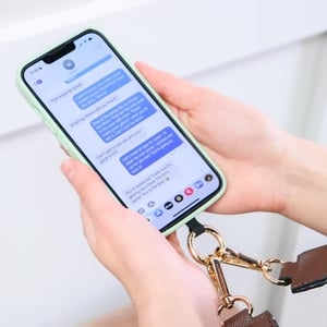 Telefongurt mit Reißverschlusstasche