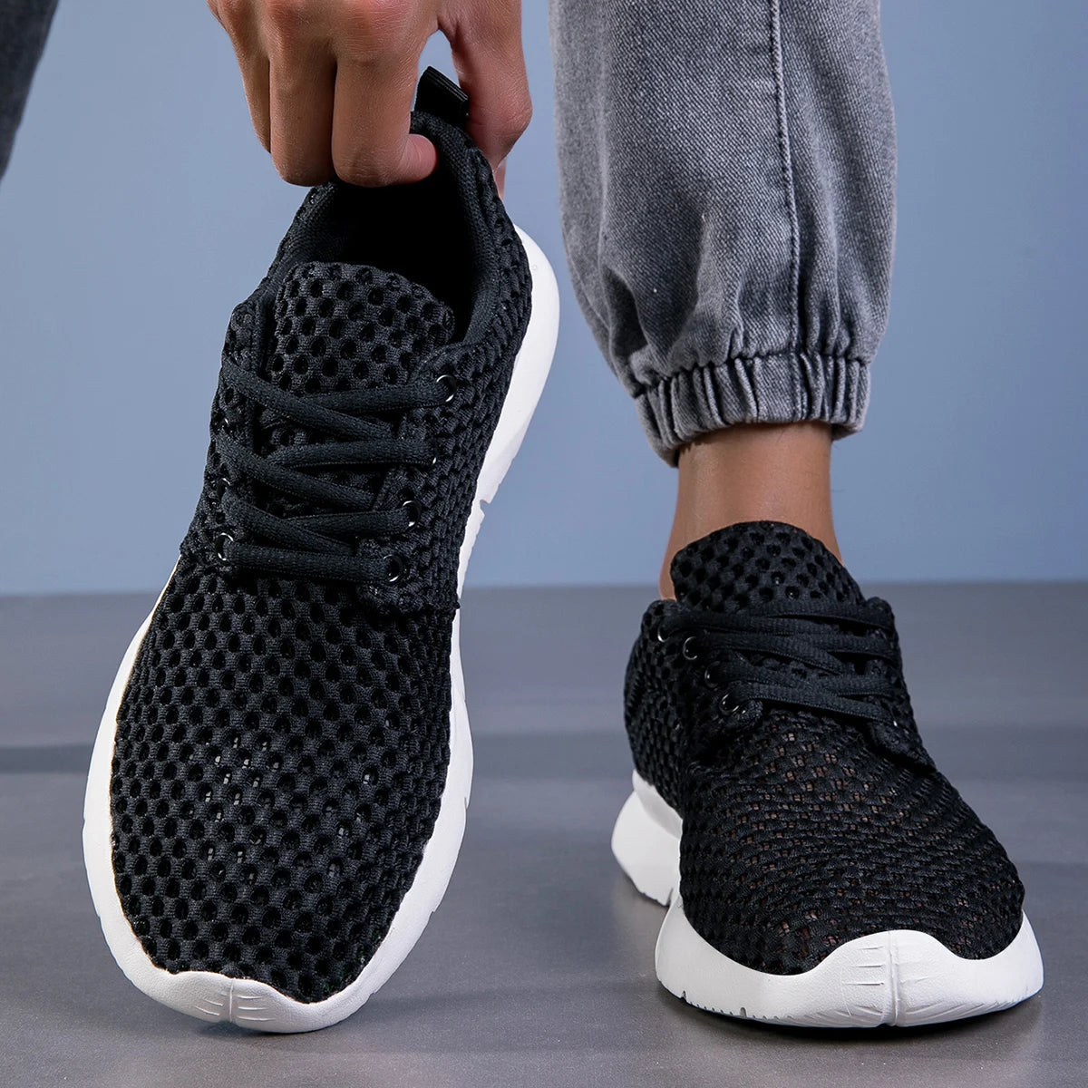 NOVA MESH SNEAKER