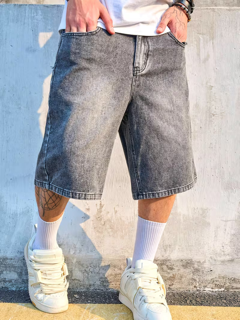 Baggy-Jeansshorts im Street-Fade-Look