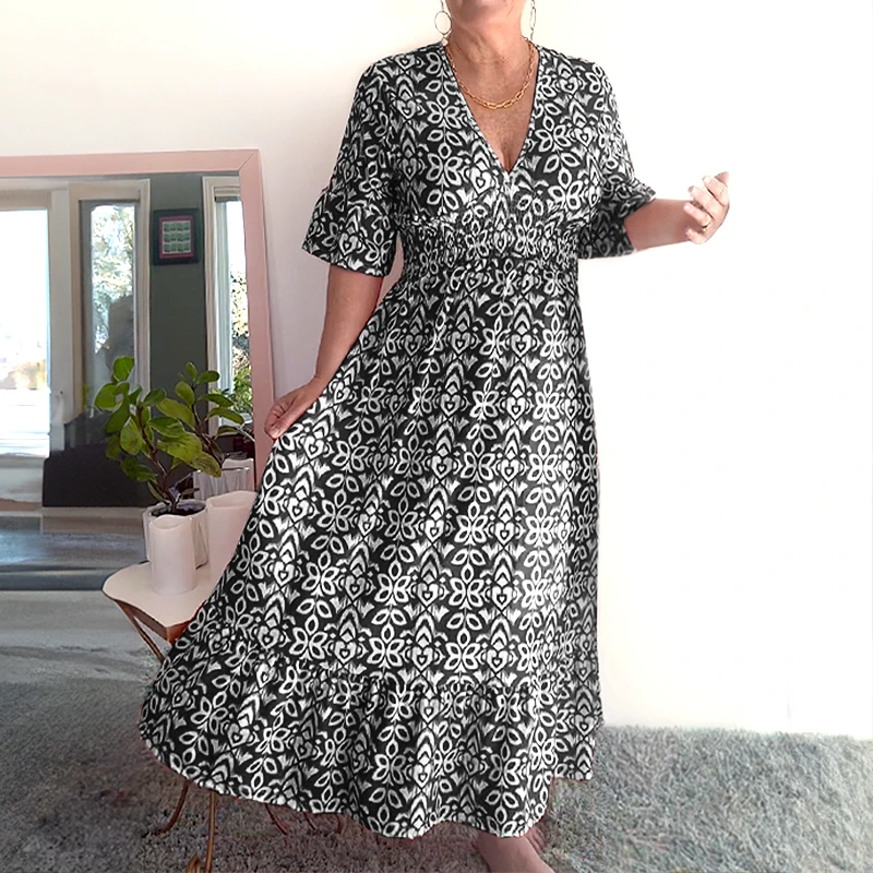 Kleid im Bohemian-Stil mit V-Ausschnitt