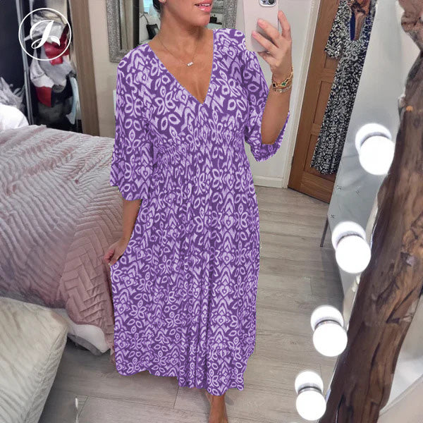 Kleid im Bohemian-Stil mit V-Ausschnitt